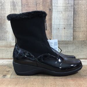 Khombu Black Mid Calf Winter Snow Boots Womens 9M Weatherproof